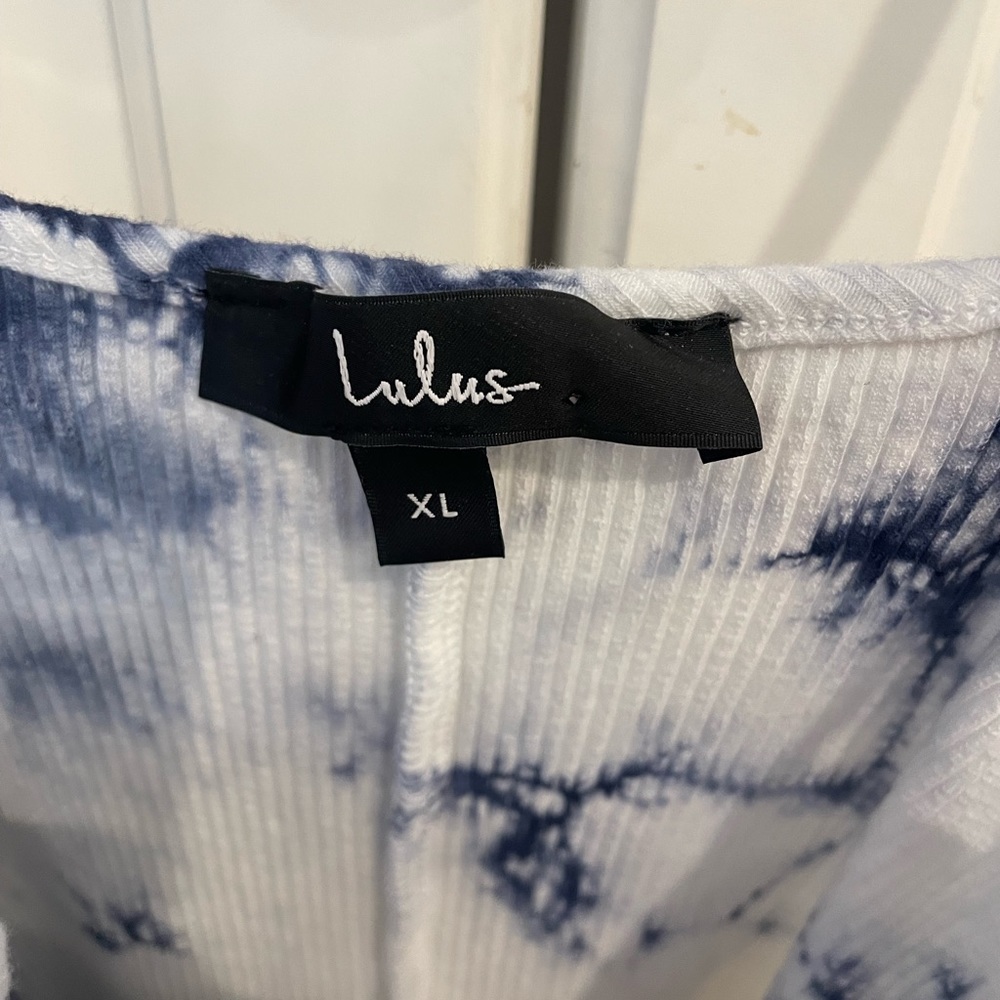 Lulu’s white/blue tie dye dress - Picture 2 of 2